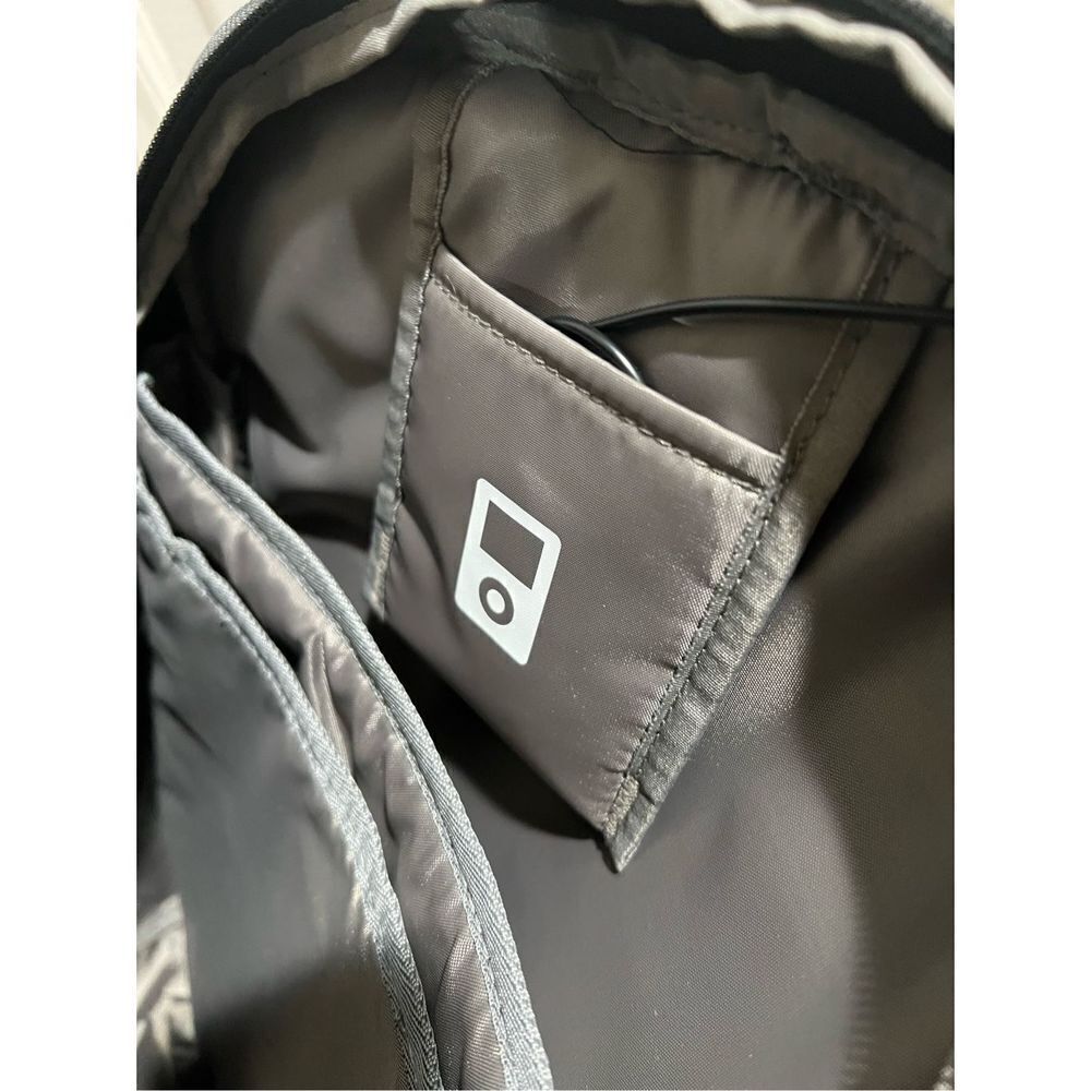 Targus 15.6" Legend IQ Backpack - Picture 7 of 9